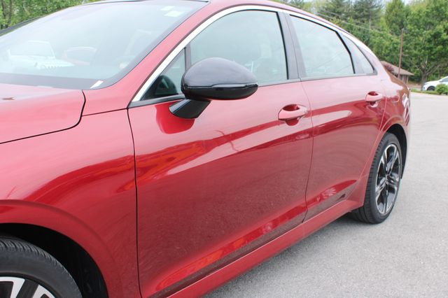 2022 Kia K5 GT-Line Image 2 of 46