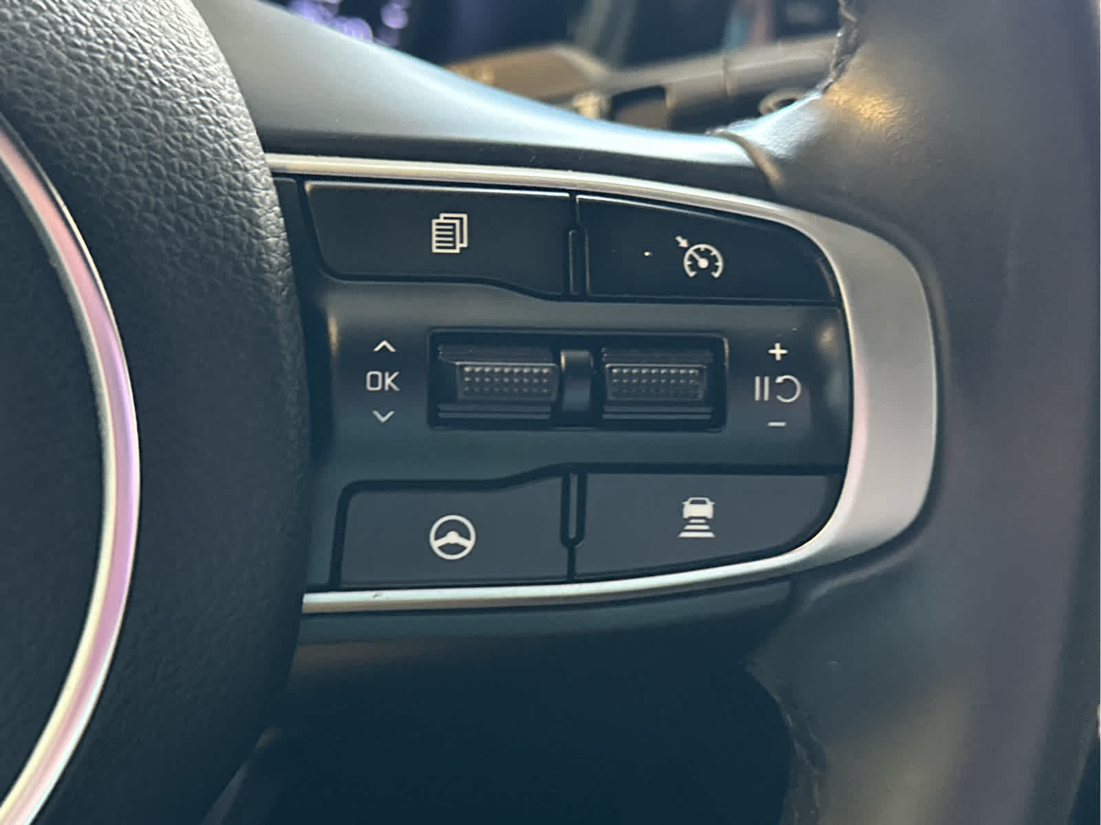 Vehicle image 36 of 56