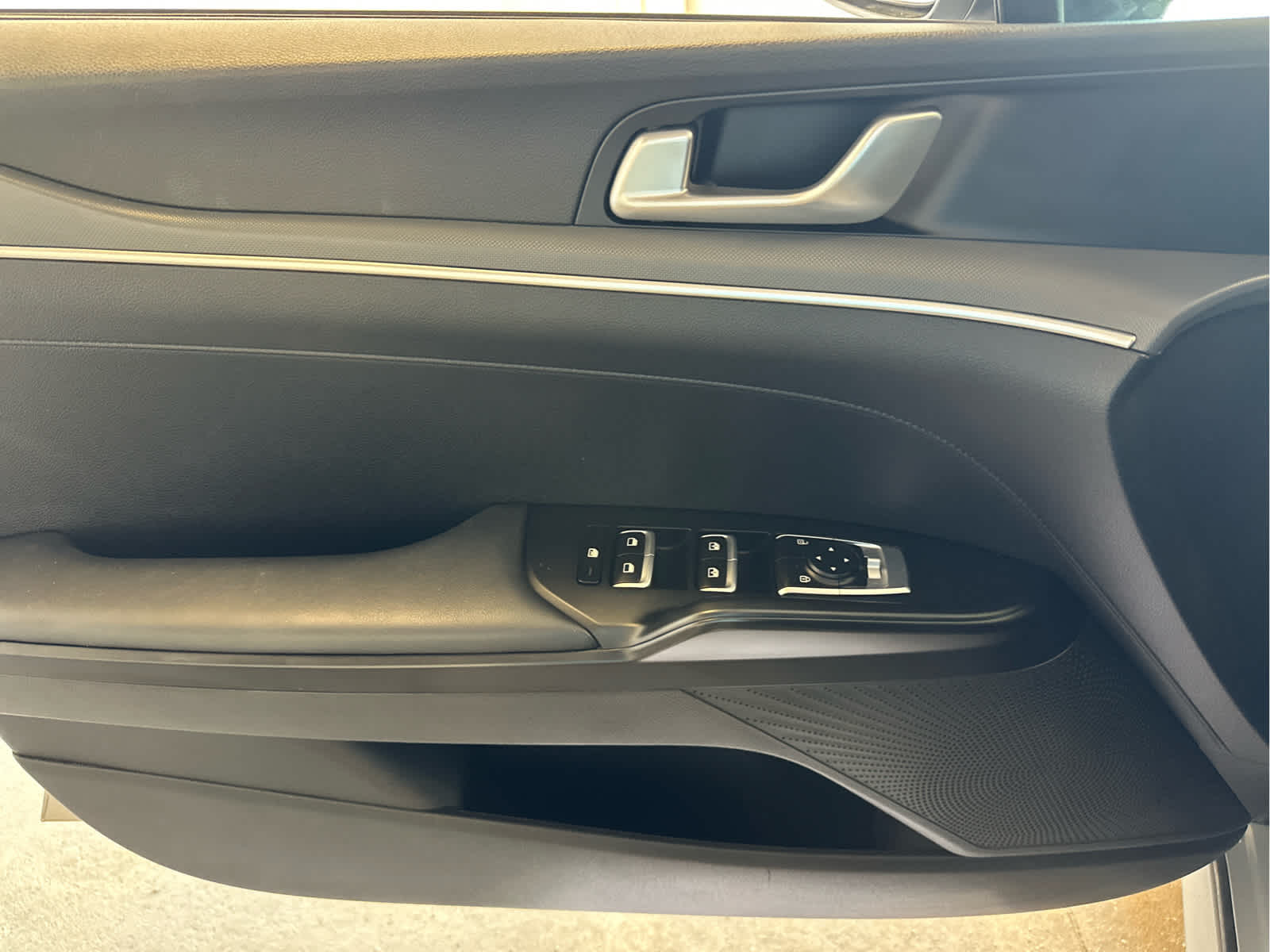 Vehicle image 16 of 56