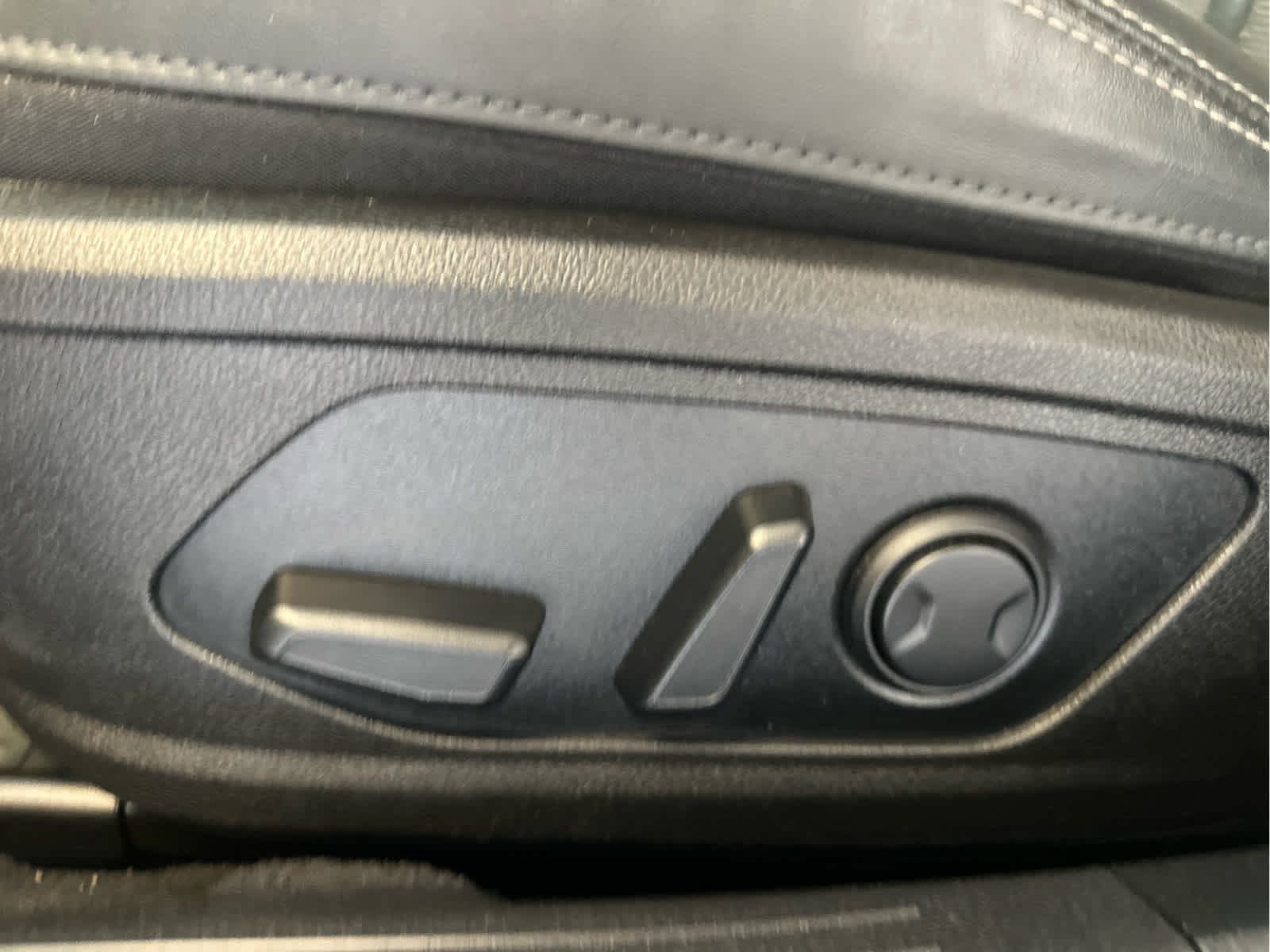 Vehicle image 15 of 56
