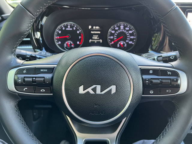 Vehicle image 20 of 34
