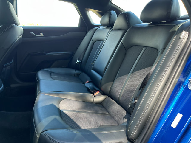 Vehicle image 31 of 34