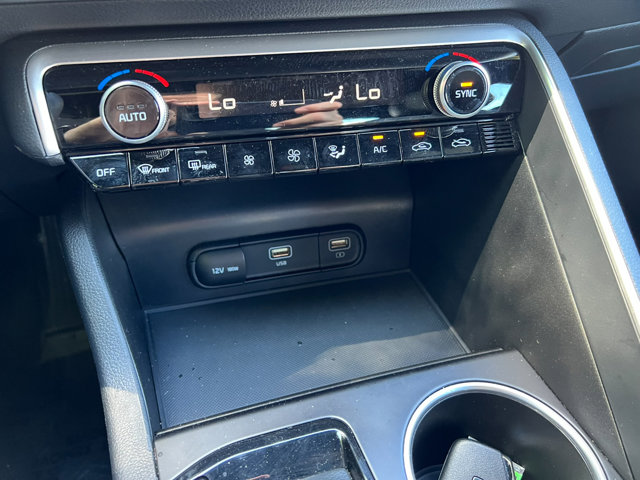 Vehicle image 27 of 34