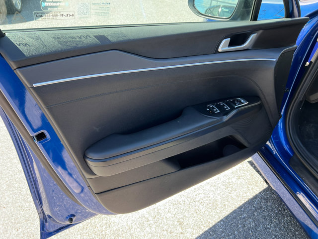 Vehicle image 14 of 34