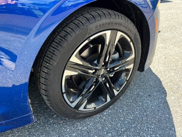 Vehicle image 10 of 34