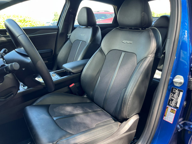 Vehicle image 16 of 34