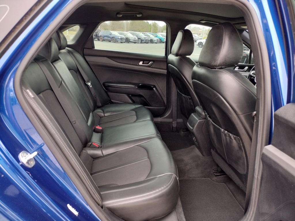 Vehicle image 17 of 29