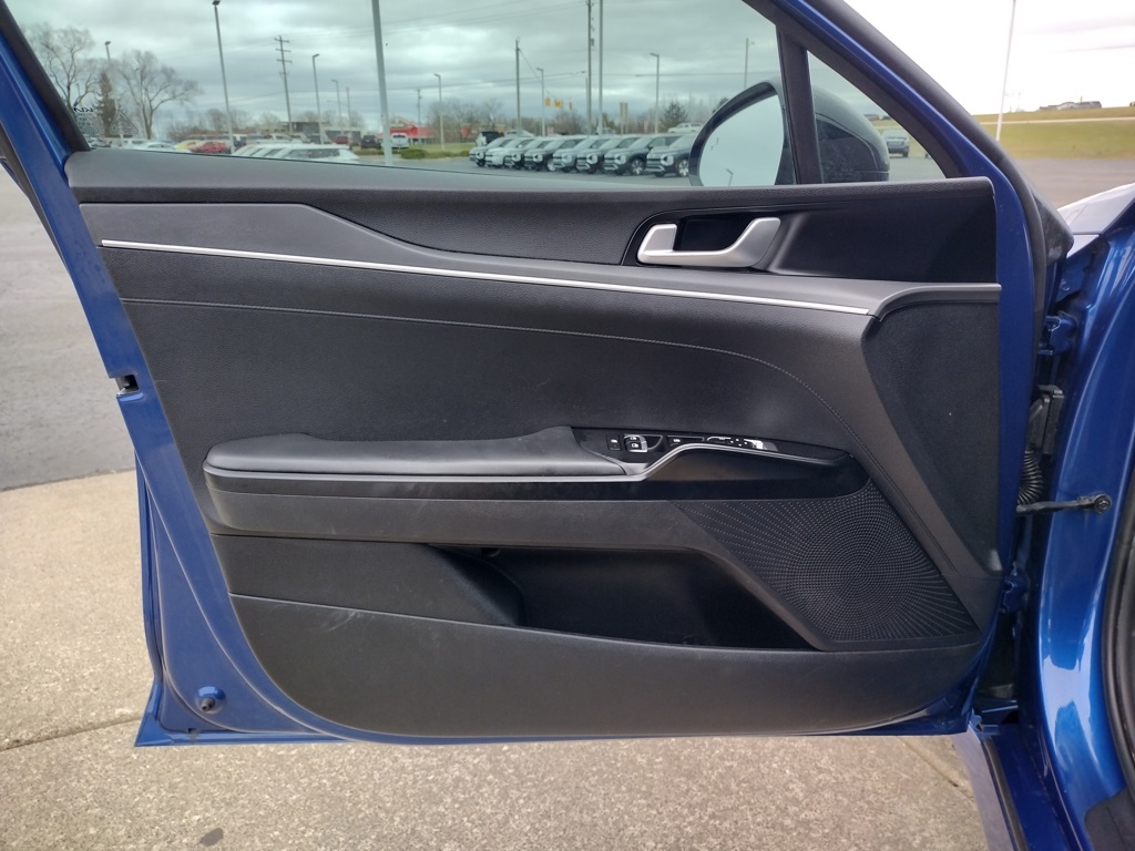 Vehicle image 19 of 29