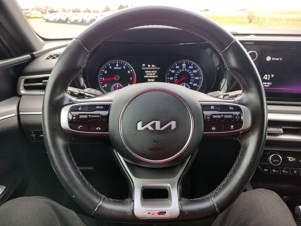 Vehicle image 15 of 29