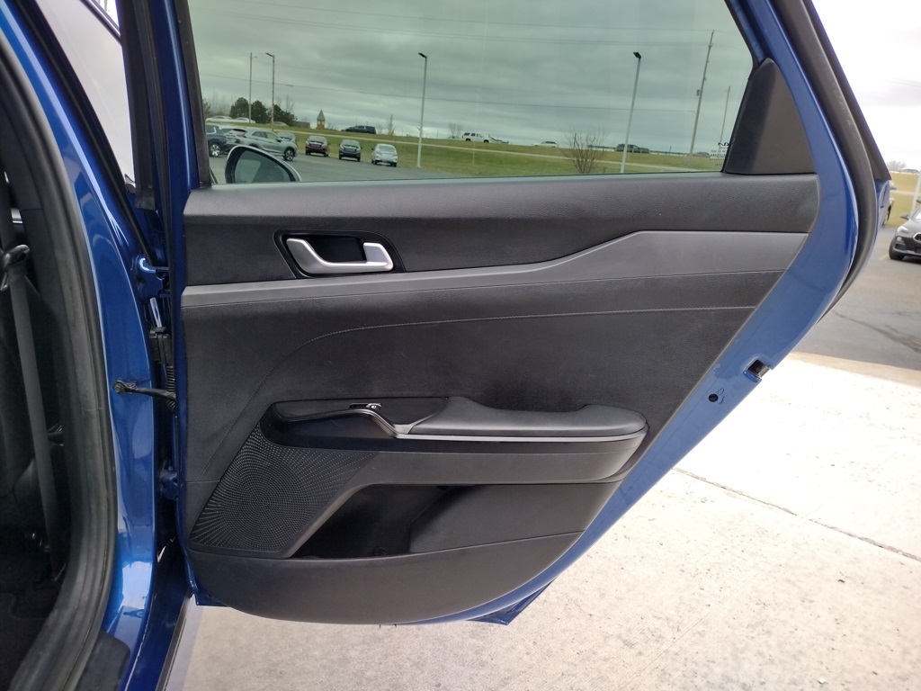 Vehicle image 22 of 29