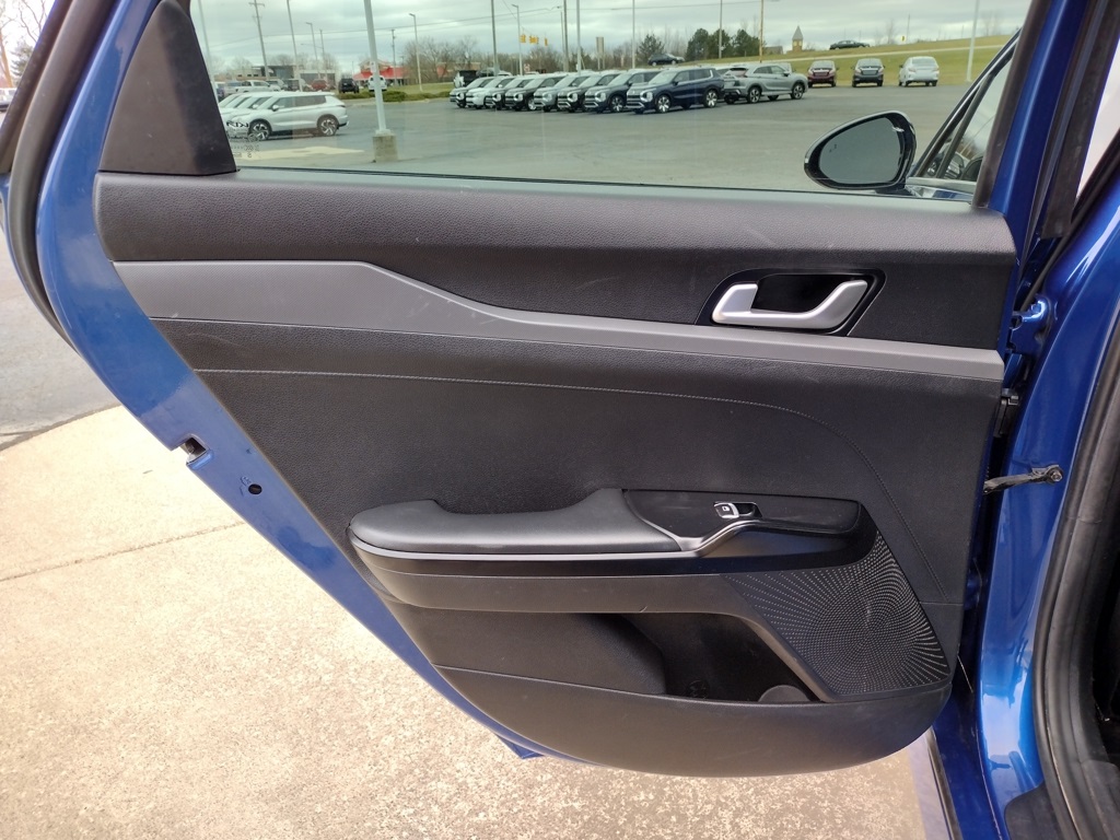 Vehicle image 20 of 29