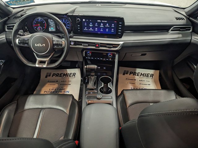 Vehicle image 13 of 35