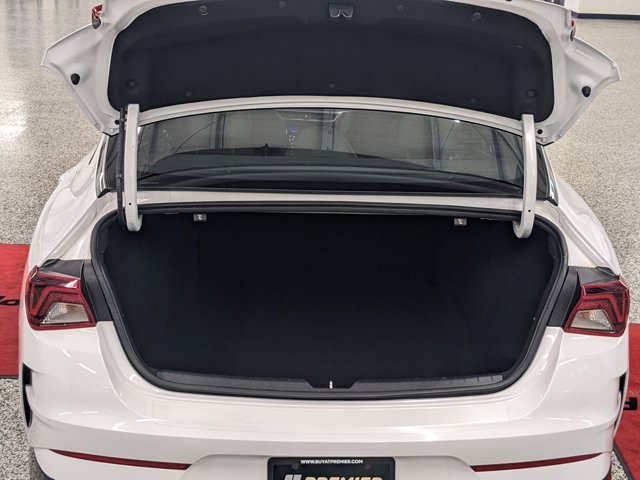 Vehicle image 29 of 35