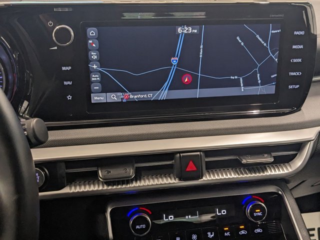 Vehicle image 25 of 35