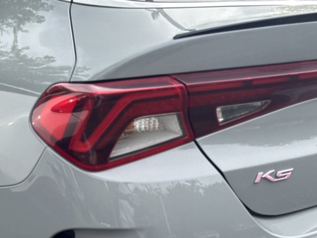 Vehicle image 9 of 11