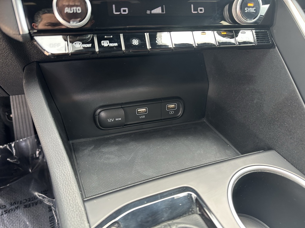 Vehicle image 33 of 35