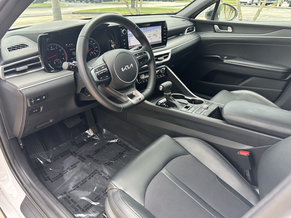 Vehicle image 16 of 35