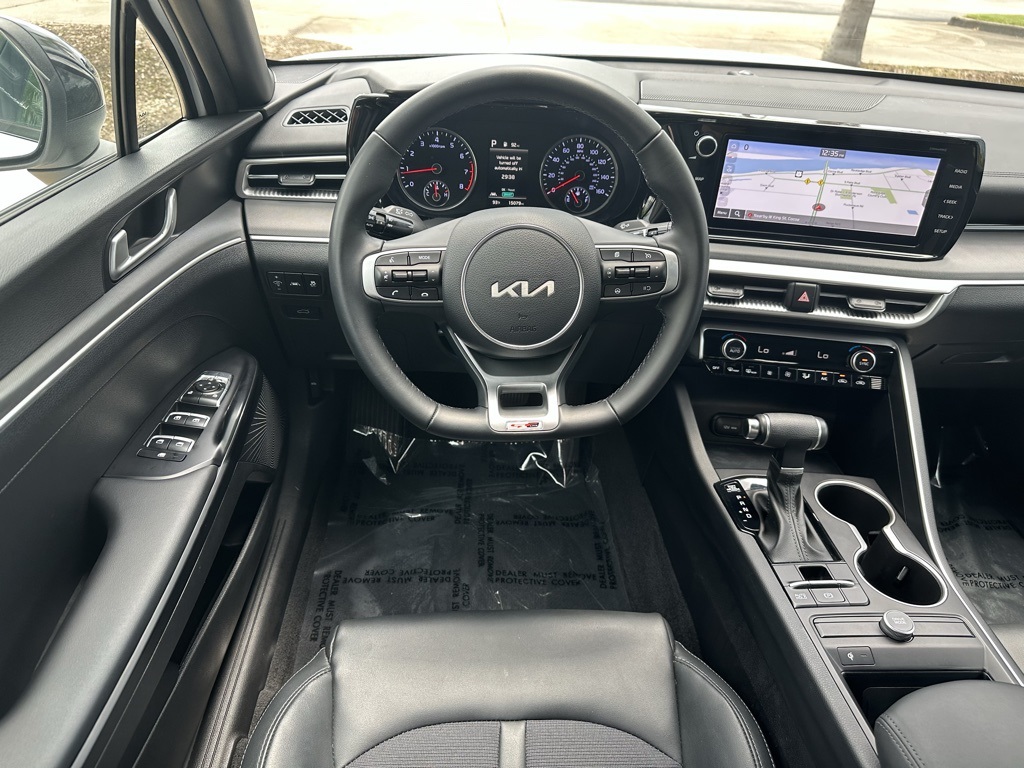 Vehicle image 17 of 35