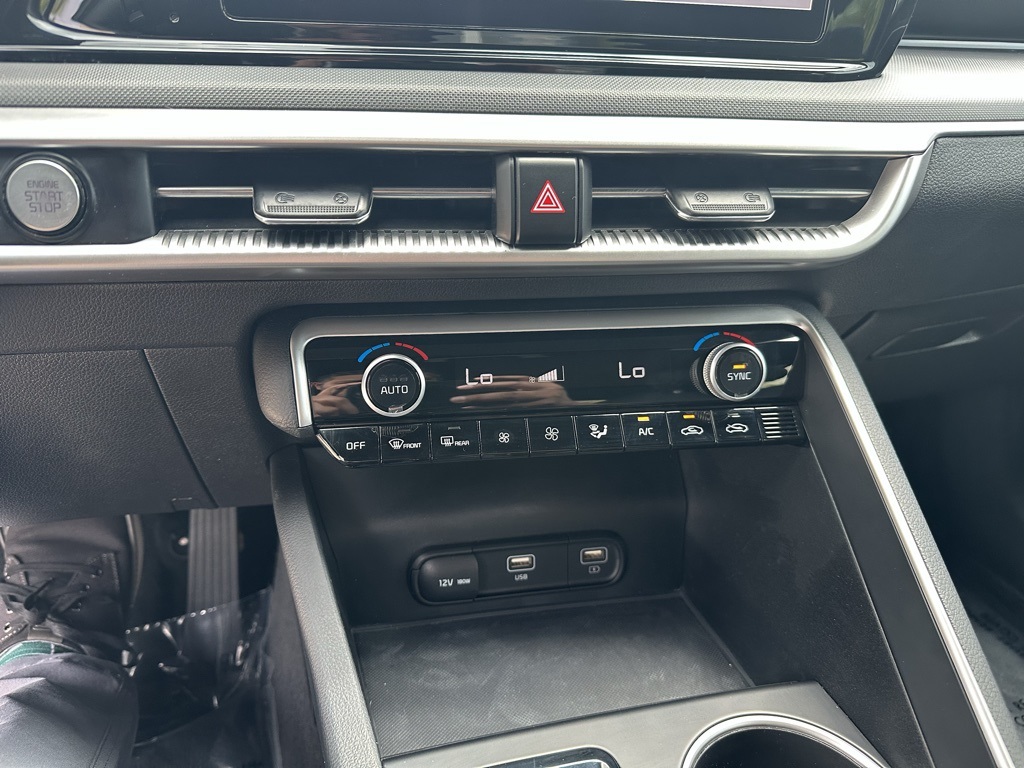 Vehicle image 23 of 35