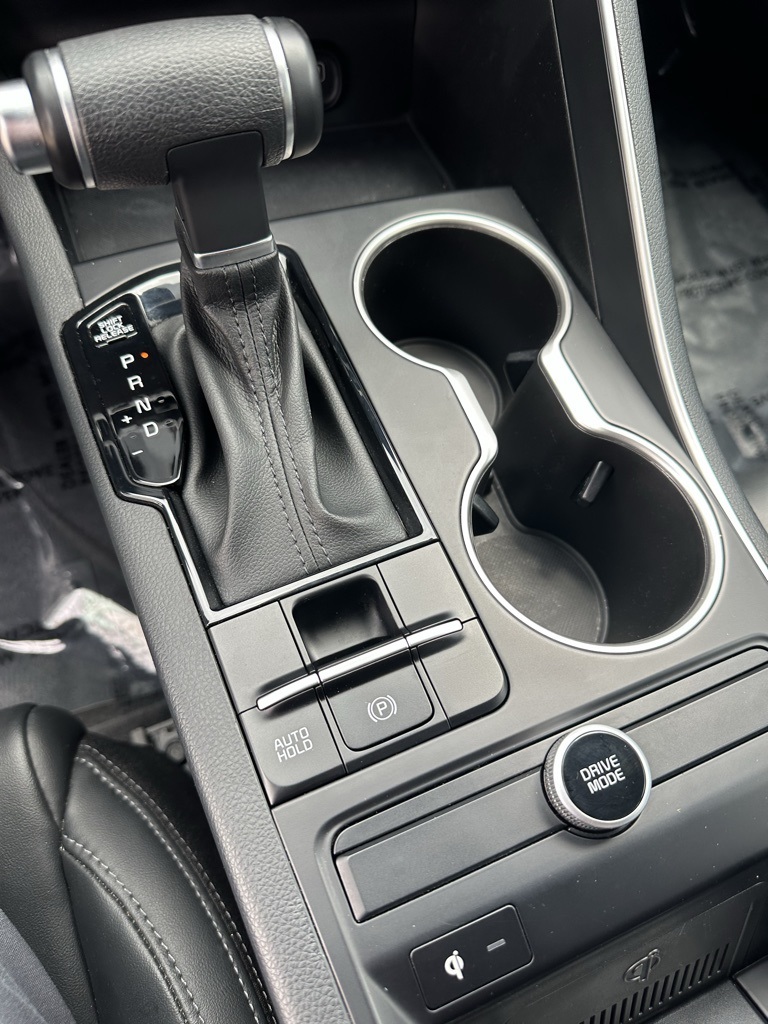 Vehicle image 24 of 35