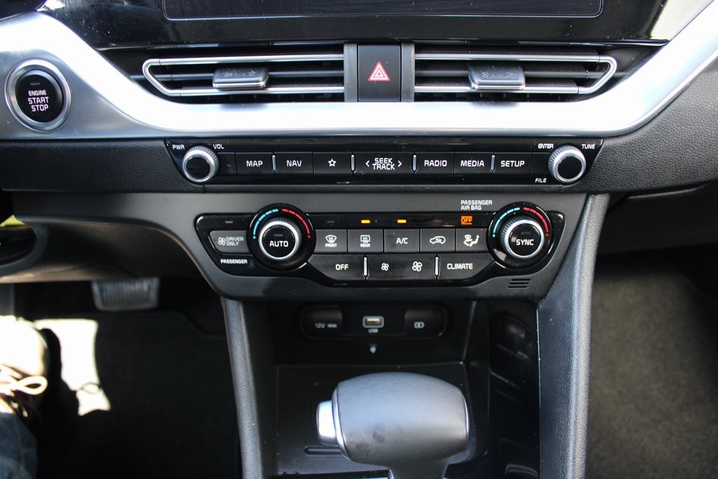 Vehicle image 28 of 44
