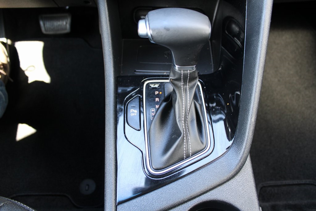 Vehicle image 27 of 44