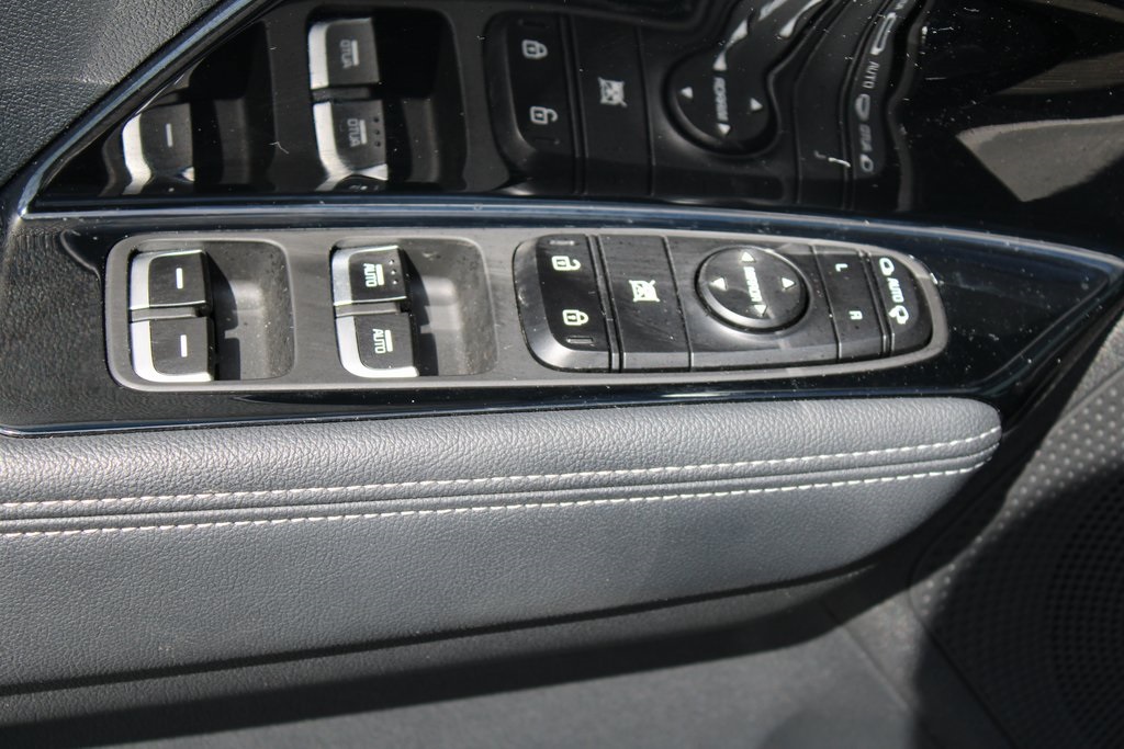 Vehicle image 42 of 44