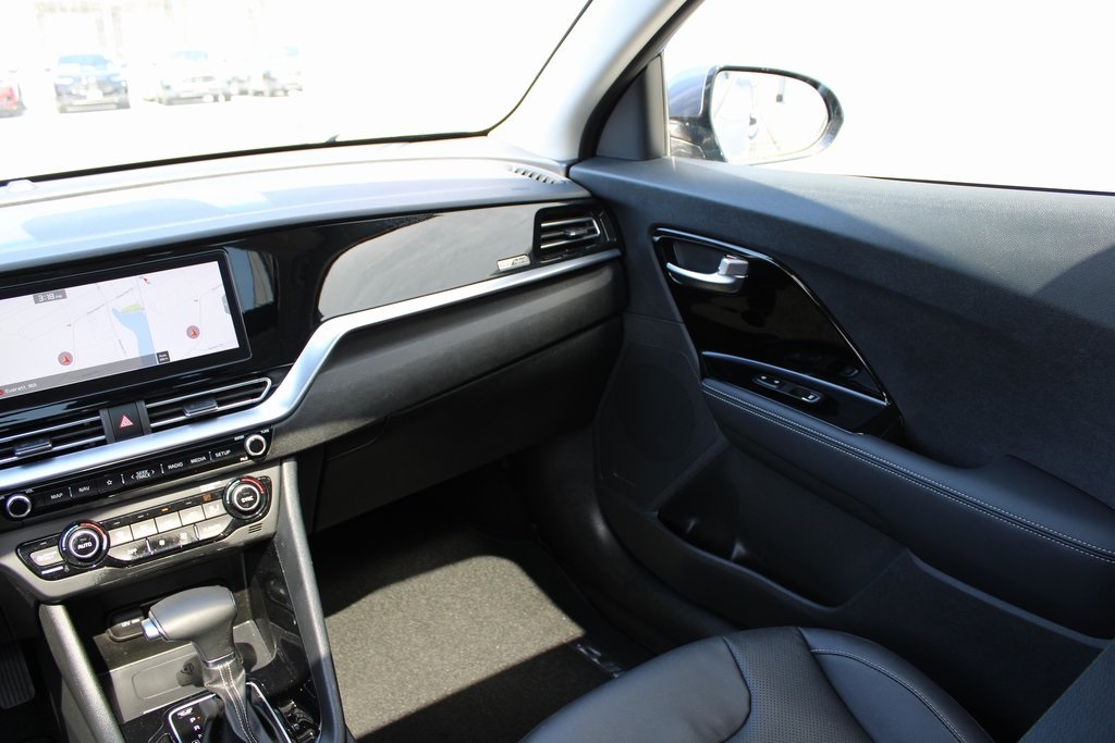 Vehicle image 19 of 44