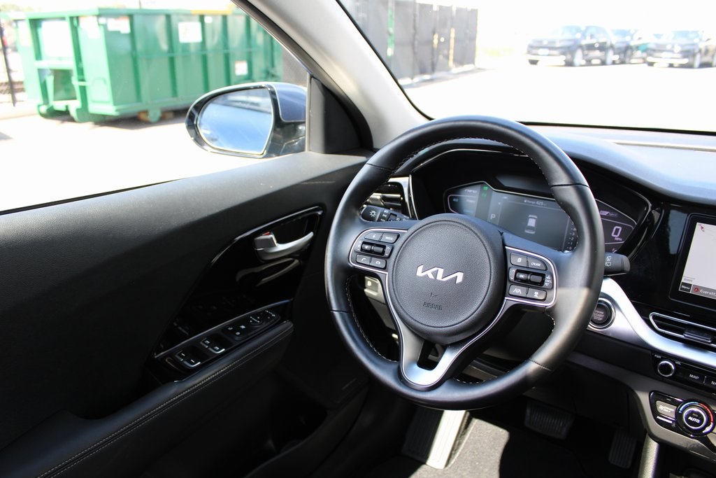 Vehicle image 16 of 44