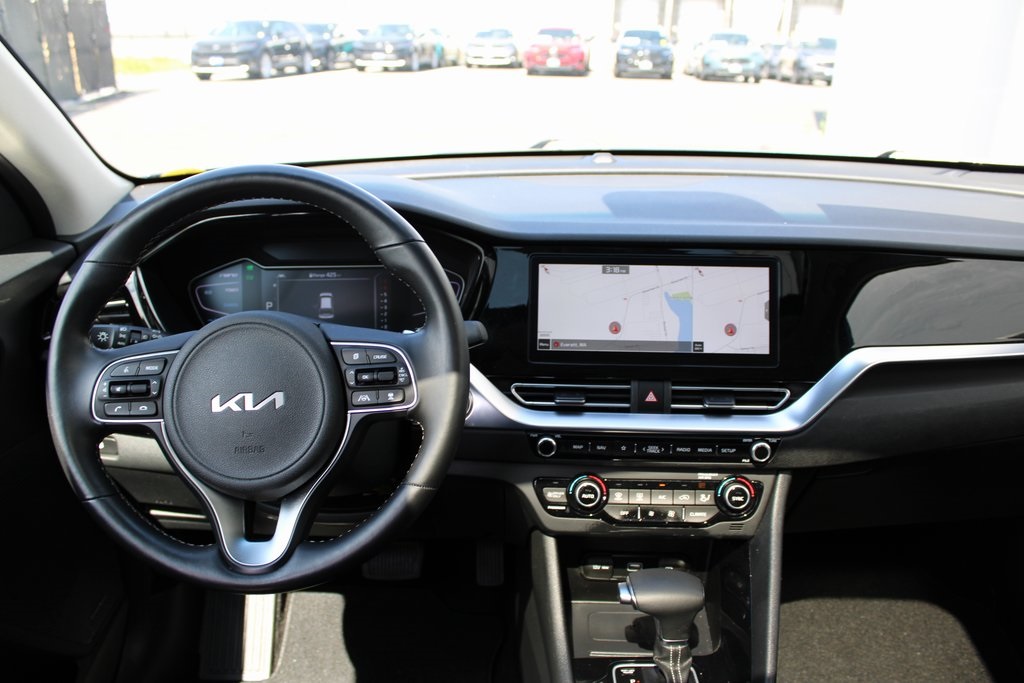 Vehicle image 15 of 44