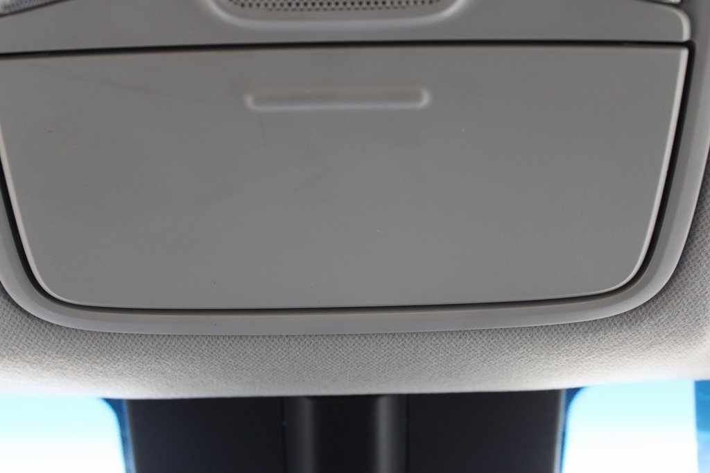 Vehicle image 37 of 44