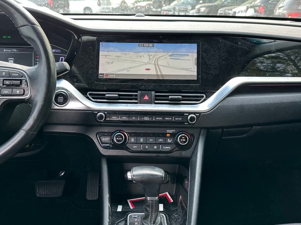 Vehicle image 19 of 21
