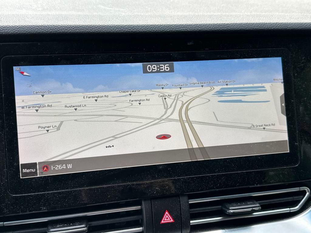 Vehicle image 13 of 21