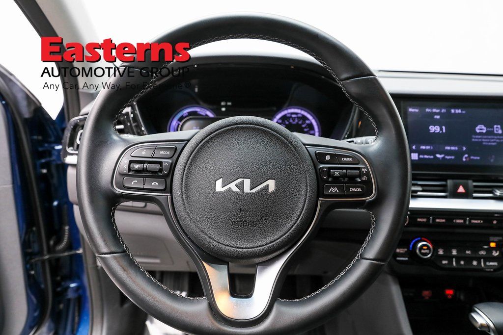 Vehicle image 40 of 61