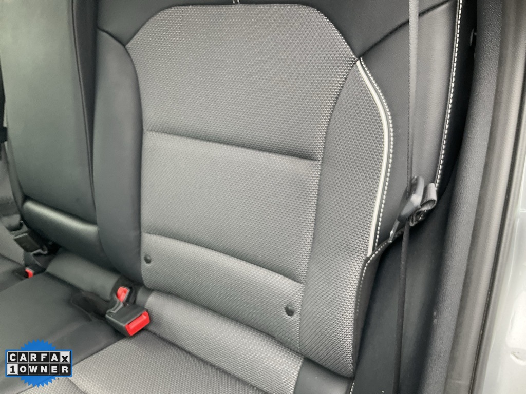 Vehicle image 33 of 88