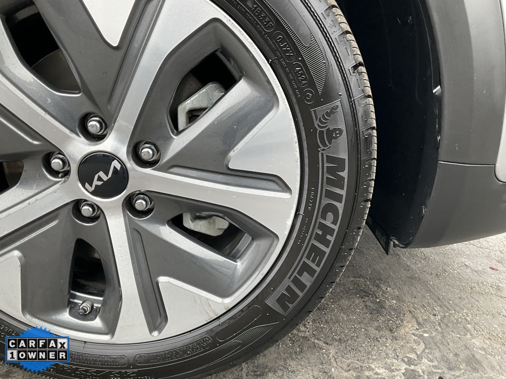 Vehicle image 17 of 88