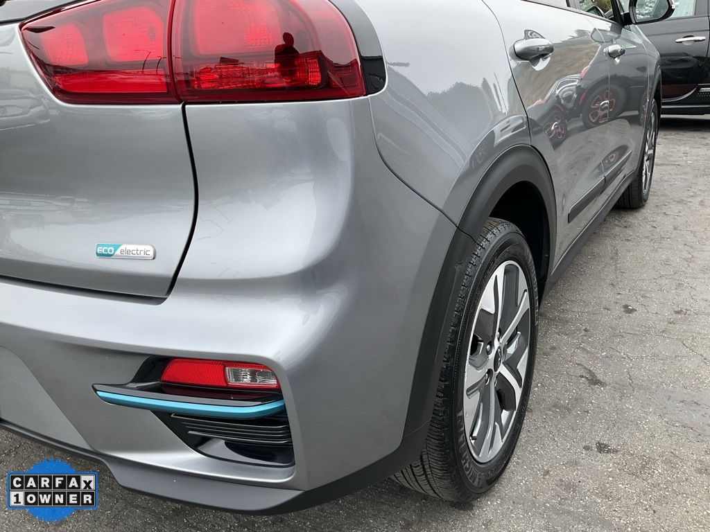 Vehicle image 9 of 88