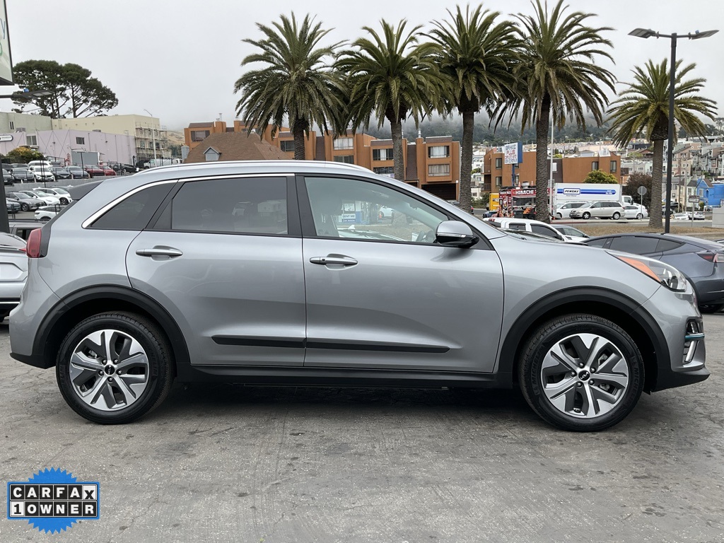 Vehicle image 6 of 88