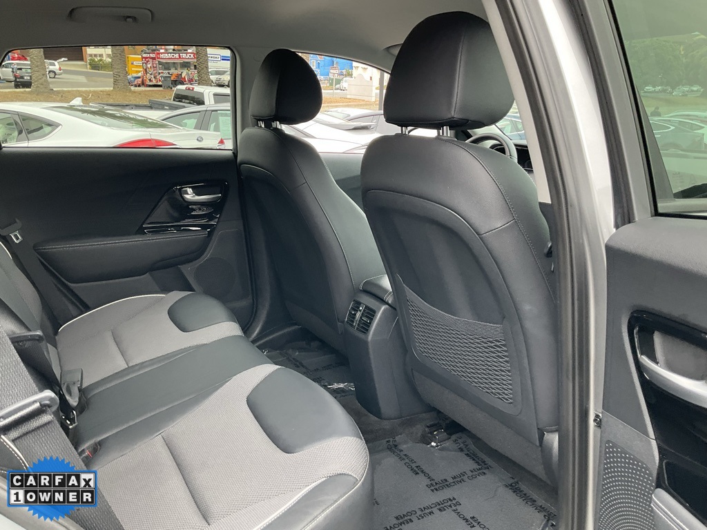 Vehicle image 23 of 88