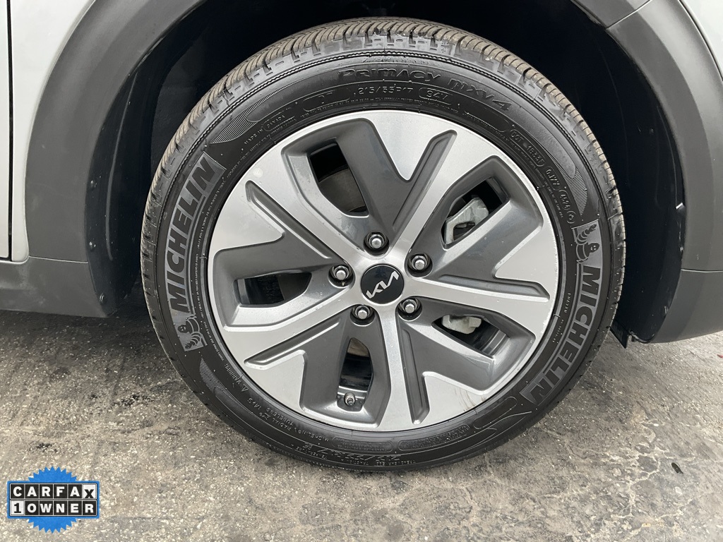 Vehicle image 16 of 88