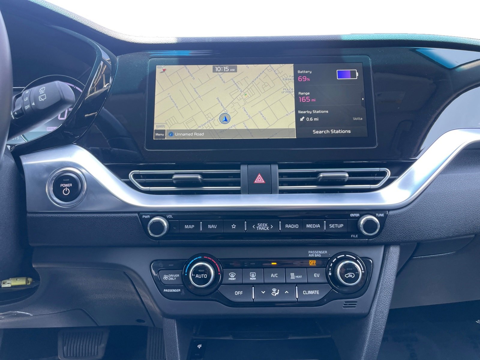 Vehicle image 11 of 30
