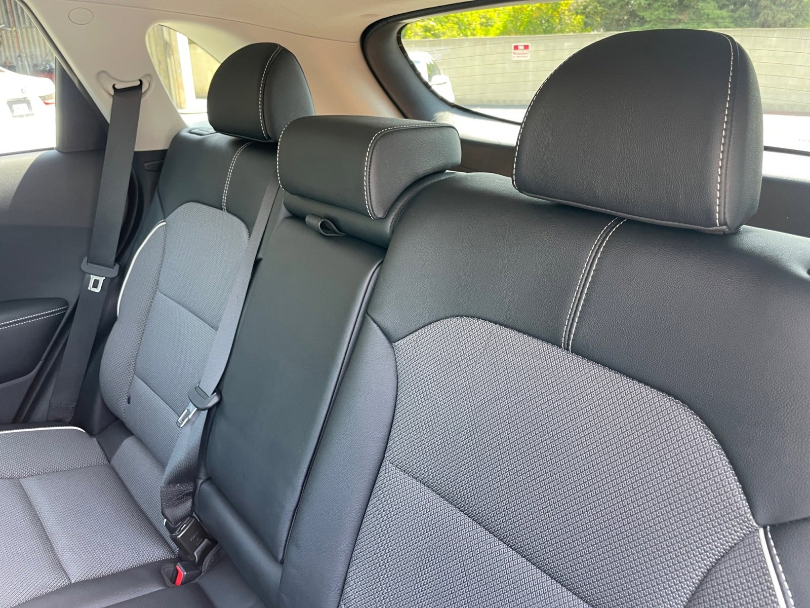 Vehicle image 22 of 30