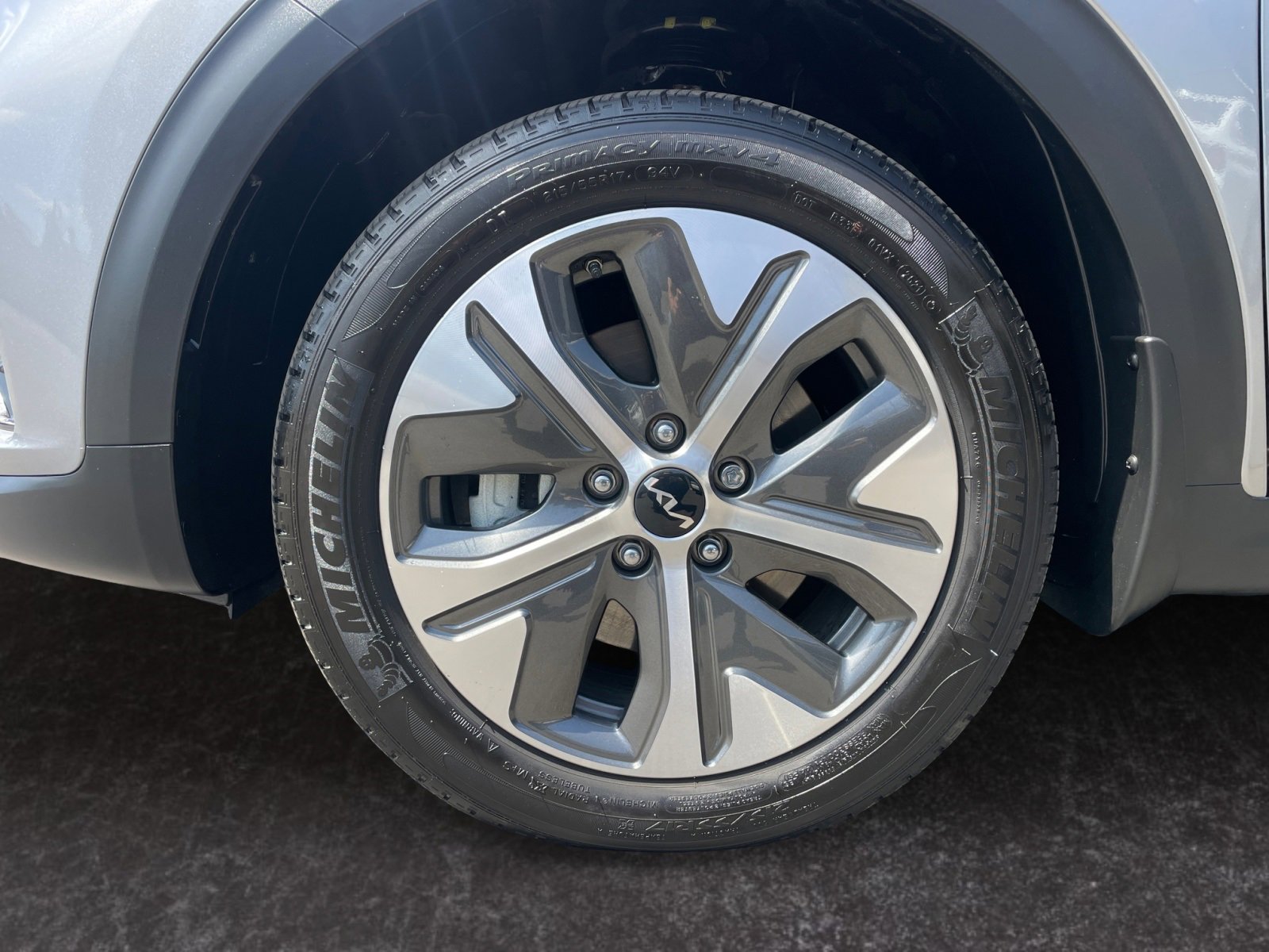 Vehicle image 10 of 30