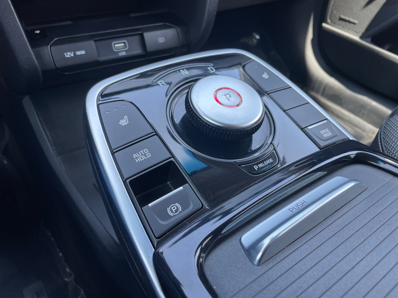Vehicle image 19 of 30
