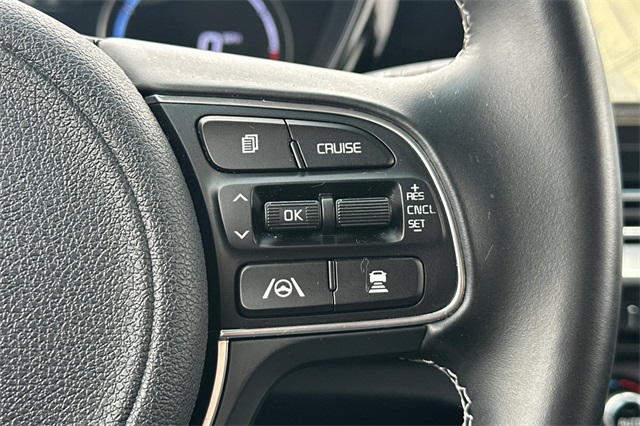 Vehicle image 34 of 48