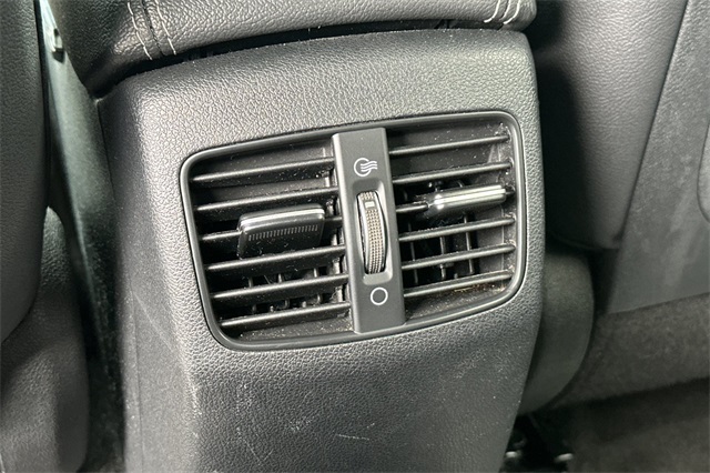 Vehicle image 16 of 48