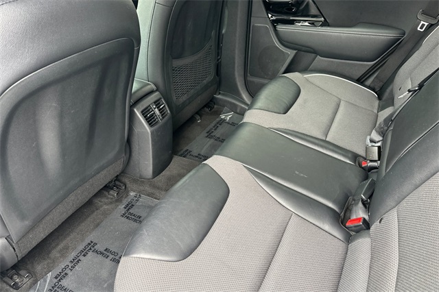 Vehicle image 15 of 48