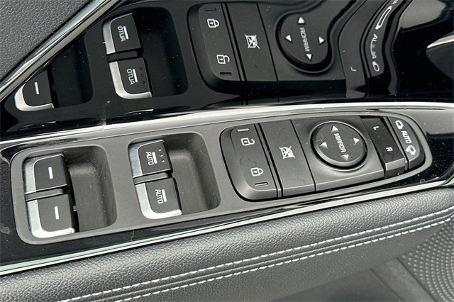 Vehicle image 12 of 48
