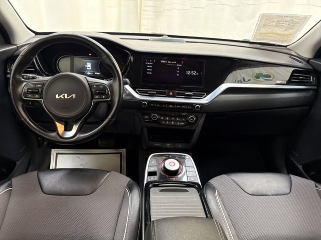 Vehicle image 17 of 29