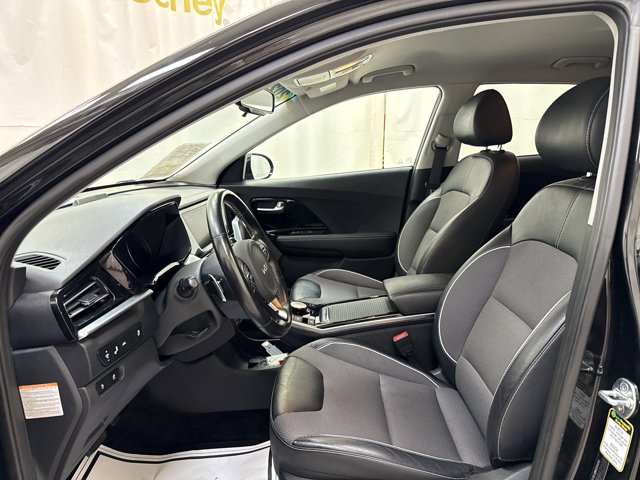 Vehicle image 27 of 29